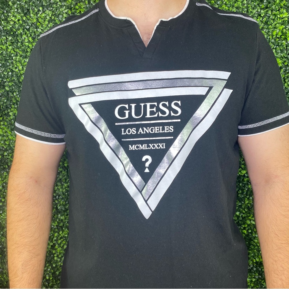 Guess Black Short Sleeve Tee with Geometric Logo NWOT - Picture 3 of 6